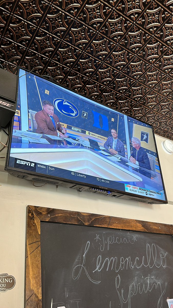 fiocca04's tweet photo. @badatposts Now imagine it being on every TV at the bar https://t.co/kgpZuoqkGf