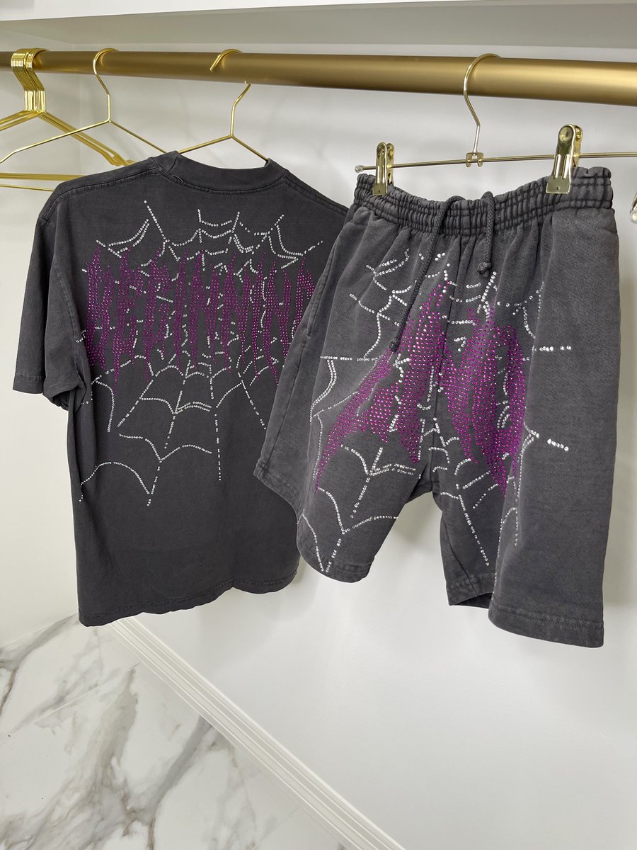 burberryblake's tweet photo. Where Everything Begins spring/summer 🕸️ https://t.co/ytBDF2BvrO
