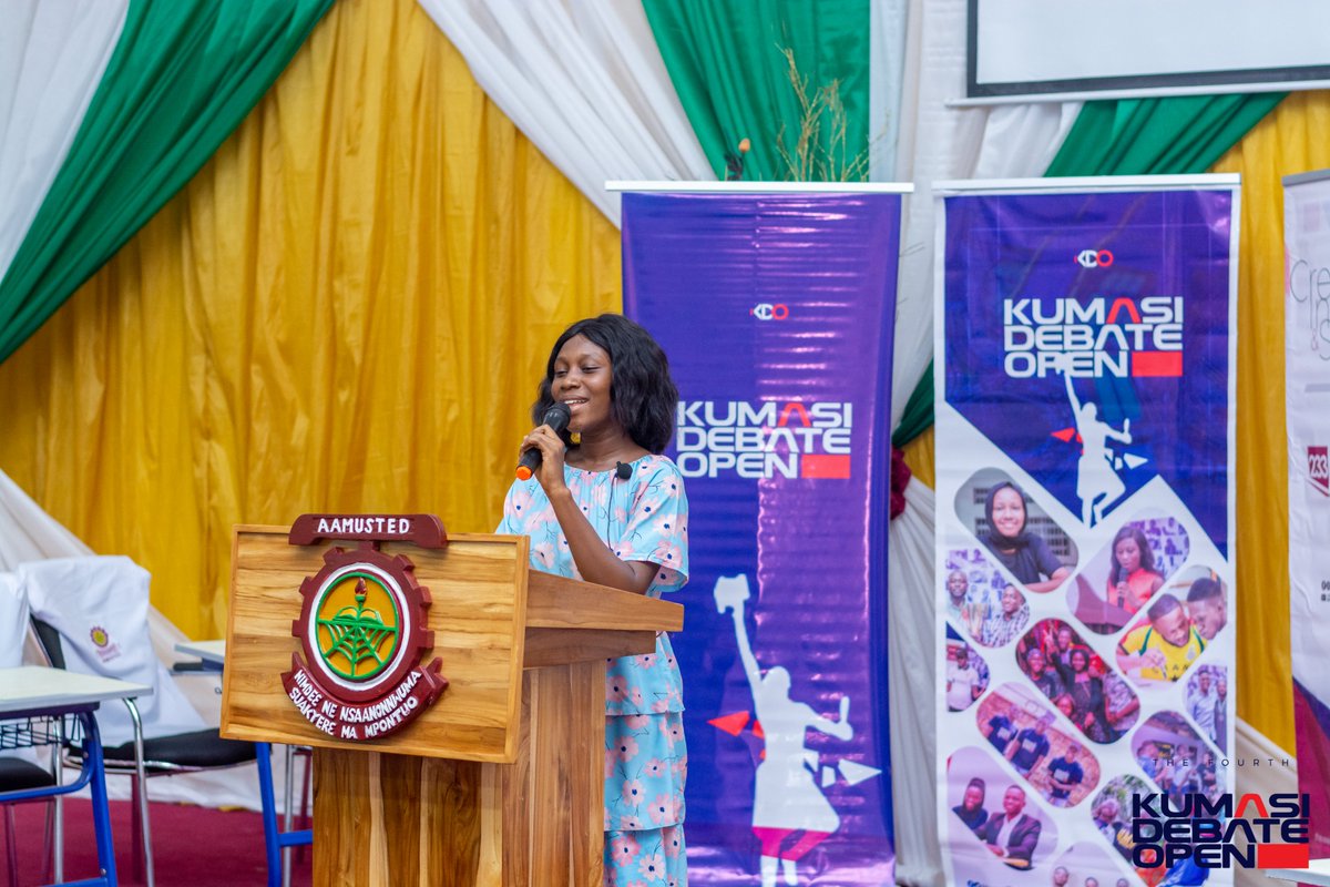 DebateKumasi's tweet photo. Scenes from the Public Speaking finals...#KDO23 https://t.co/erUIusIw0n