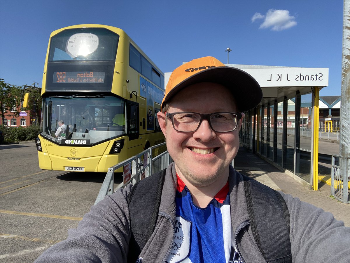 80sChild90sTeen's tweet photo. @OfficialTfGM @northernassist @TPExpressTrains I wondered where or when I would spot my first #beenetwork branded bus. Technically it was when I departed #BuryInterchange on an @DiamondBusNW 524 to Radcliffe but the #ScavengerHunt rules of the challenge said you needed a selfie with one so #LeighBusStation takes the honours. https://t.co/B7OnjKjKVn