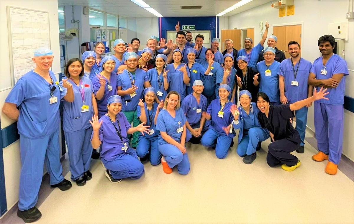 _ProstateProjec's tweet photo. In case you missed the fantastic news about this news about the record breaking surgical team at Royal Surrey, here it is! 
https://t.co/bwlDvMIixt @RoyalSurrey #guildford #prostatecancer #prostatecancersurgery https://t.co/9EOhJnJDOP