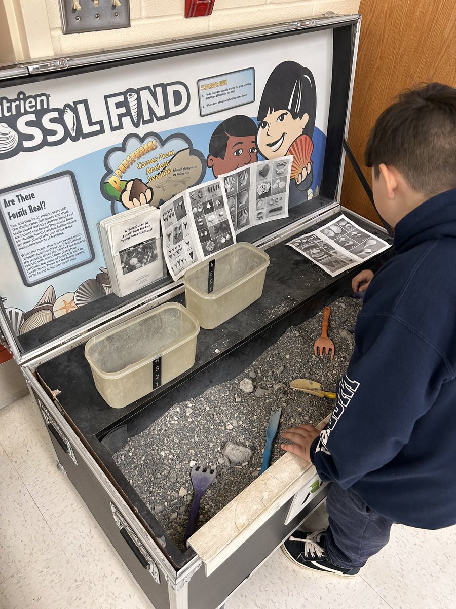 Thank you <a href="/aitcsk/">Agriculture in the Classroom SK</a> for your amazing presentation and hands-on, experiential learning for our school. Our students LOVED it!! 🌾🌻🐝 <a href="/NutrienAgCda/">Nutrien Ag Solutions Canada</a> <a href="/AITCCanada/">AITCCanada</a> <a href="/PrairieSouth/">Prairie South</a> #learningtogethet #agintheclassroom