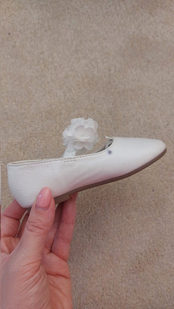 lorrainec85's tweet photo. @MonsoonUK order number - 95852515. Faulty, wanting exchange. Originally got discount. See pictures... https://t.co/EFfqxEGkHa