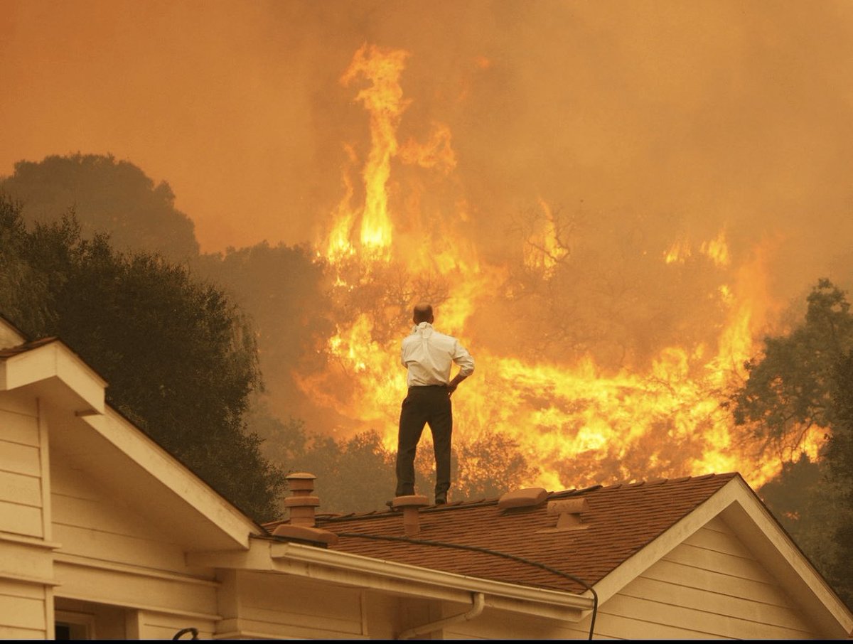 AlbumAura's tweet image. 