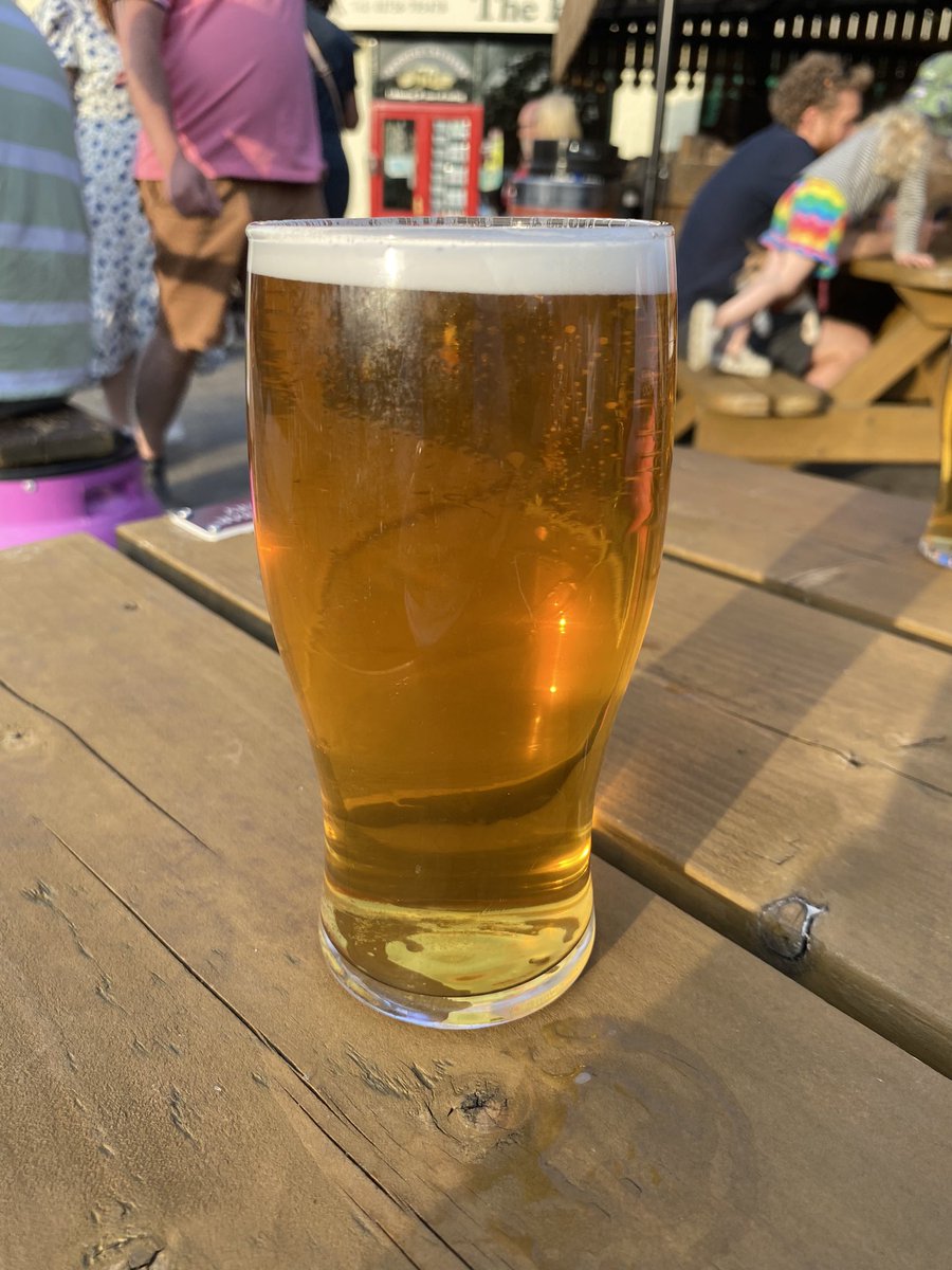 craftwo04350732's tweet photo. £5.25 for a pint and half of @WishboneBrewery #tillerpin at boathouse bar in #skipton ,seriously think I’ve  been undercharged for this great brew and its busy as well,great place and great beer 👍 https://t.co/b6Ri2n1EyU