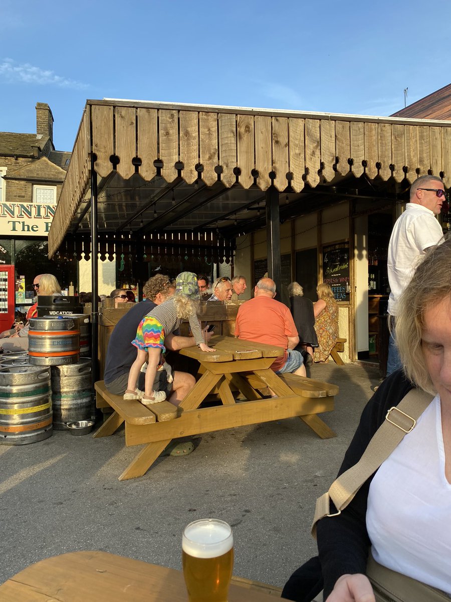 craftwo04350732's tweet photo. £5.25 for a pint and half of @WishboneBrewery #tillerpin at boathouse bar in #skipton ,seriously think I’ve  been undercharged for this great brew and its busy as well,great place and great beer 👍 https://t.co/b6Ri2n1EyU