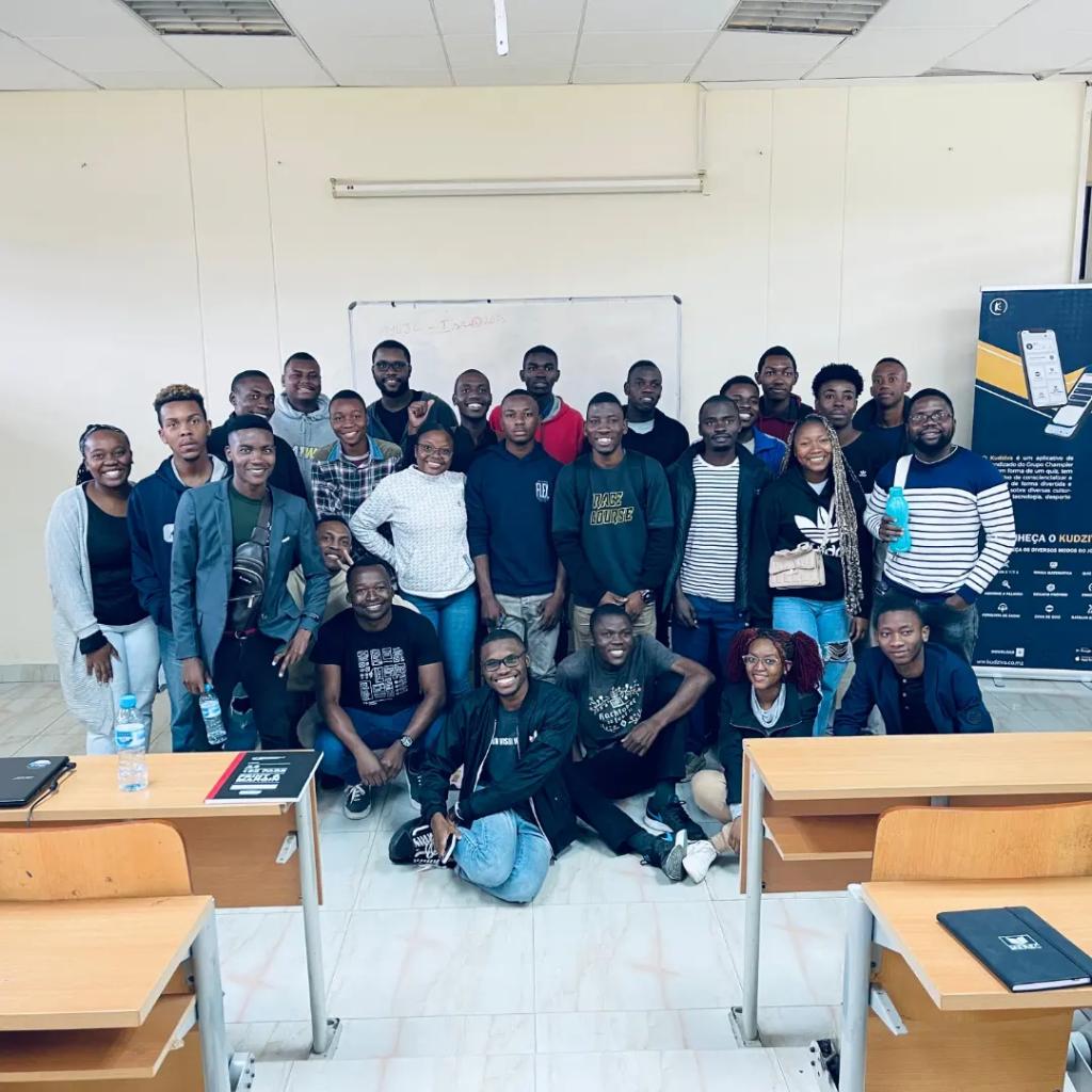 🚀📢 Hoje foi incrível! Realizamos o primeiro meetup da MozDevz - UJC, com 29 participantes entusiasmados. O destaque foi a automação de deploy usando GitHub Actions, apresentado pelo talentoso <a href="/SamuelMaculuve/">Samuel maculuve </a>. 💻🔧