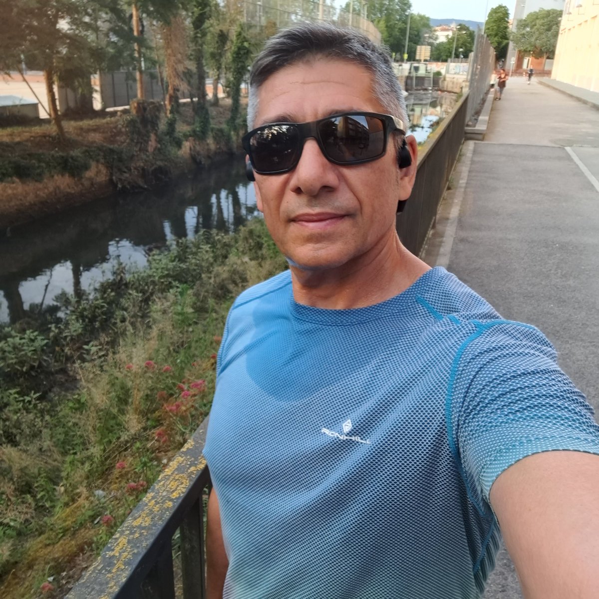 danisoriano70's tweet photo. Un poquito de activación con las nuevas zapas y mañana a disfrutar de la Marxa de l'Ordi
9️⃣7️⃣0️⃣‼️‼️
#runeveryday
#correcat
#day970
#metodosori
#RonhillSpain
#drinkingrunners #kmsxalimentos #nofunnorun
#mrfree
#amibola
#retodravet
#pieldemariposa https://t.co/LdoKBxWPlP