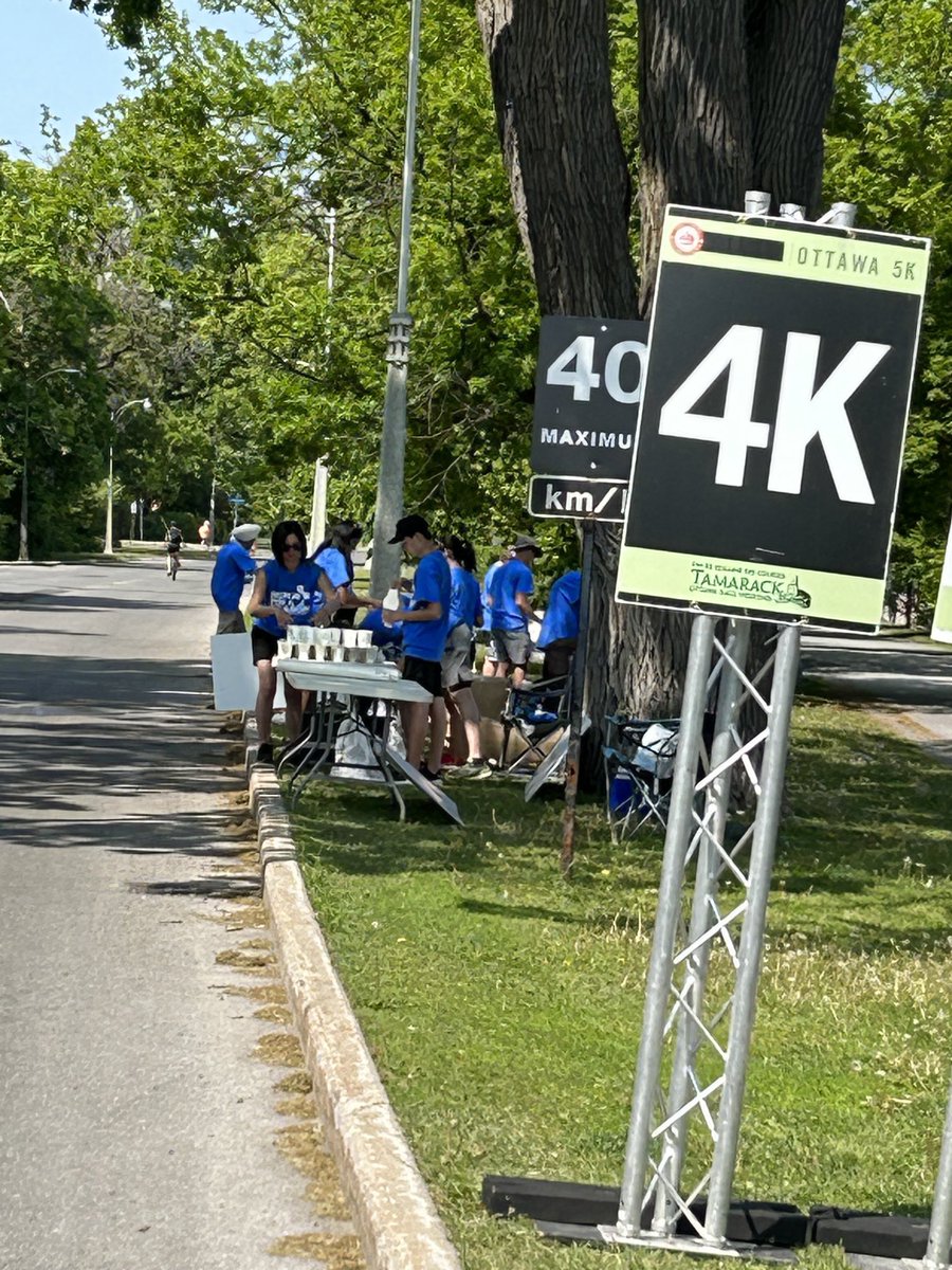 johnswettenham's tweet photo. Water ready for runners ⁦@OttawaRaceWknd⁩ ⁦@OttawaHospital⁩  Run for a Reason.. https://t.co/glHKv2KyRf