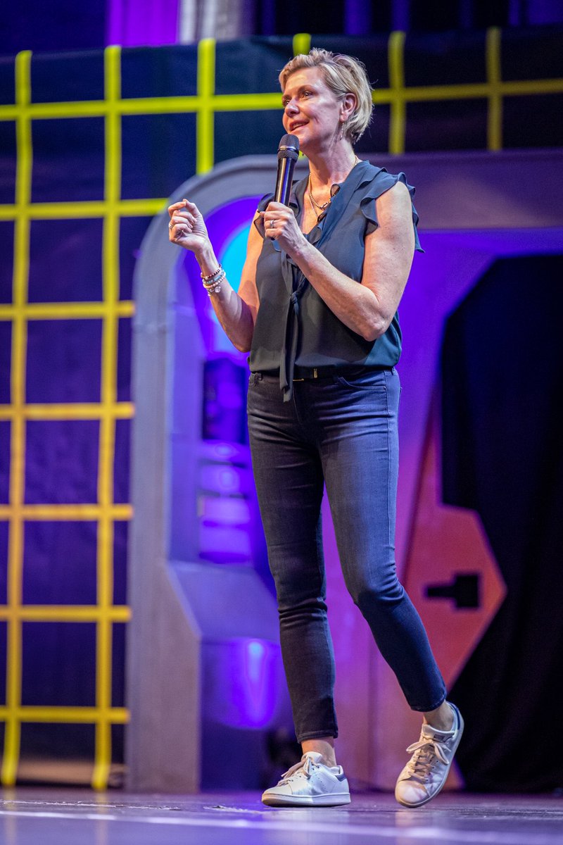 Jenniesapetal's tweet image. What a stone cold fox! #Fedcon #amandatapping #samanthacarter