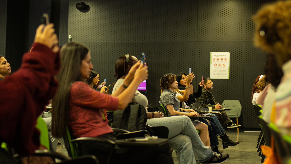 Ruta_N's tweet photo. ¡Unas tesas! El #TechFem estuvo increíble. Estas mujeres nos sorprendieron con las experiencias, logros y retos que han enfrentado con sus emprendimientos. 

¡Gracias a las entidades que hicieron posible este encuentro! https://t.co/xeEOJ0DwxB