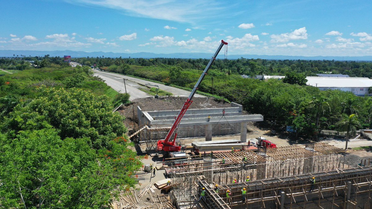 RDMOPC's tweet photo. Los trabajos de construcción y ampliación del Puente Pontón La Vega, Autopista Duarte, avanzan a buen ritmo. #ConstruyendoElCambio https://t.co/Tqaty8UfMy