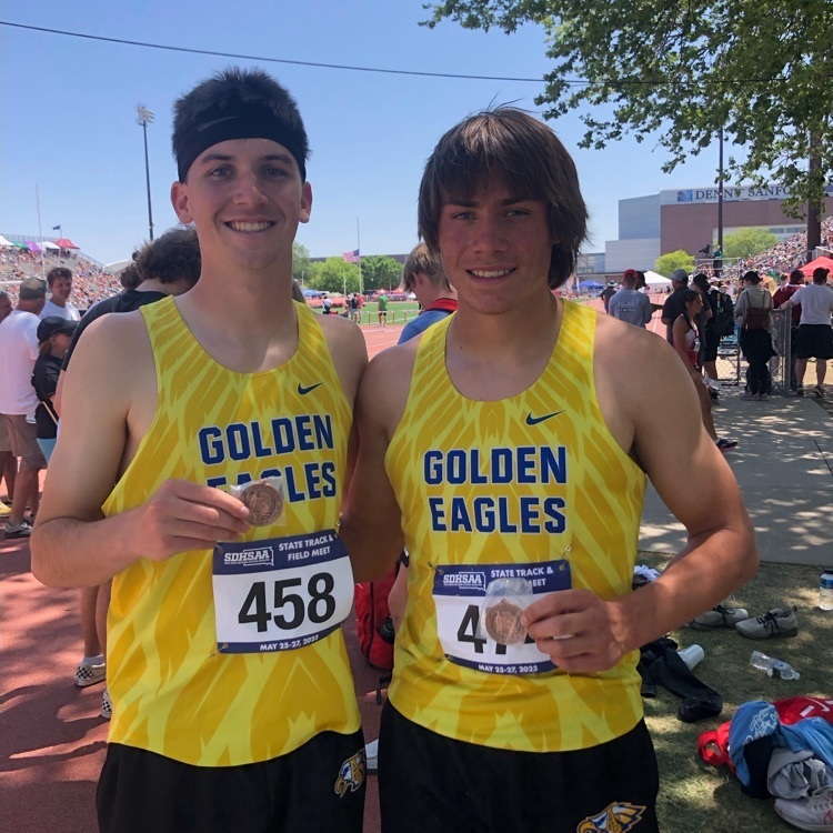 AberdeenCHS's tweet photo. Drew Salfrank-3rd and Carter Dingman-6th in the 400m Dash https://t.co/j8snwfc7bw