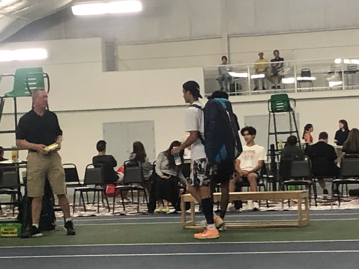 TWolvesJHS's tweet image. Jackson’s Ben Lee takes the first game in the 4A State Boys Tennis Championship Final. 🎾💚🖤🎾