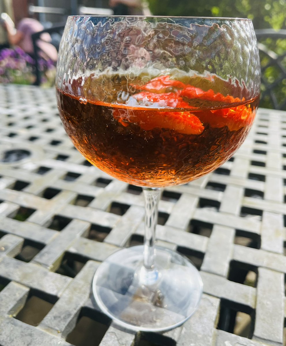 editgirl1's tweet image. One of my five a day? #pimmsoclock