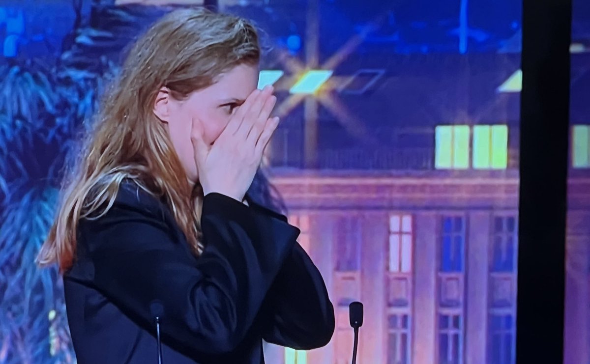 Après Jane Campion et Julia Ducournau, Justine Triet devient donc la 3ème femme à remporter la Palme d’or pour #AnatomieDUneChute.

Bravo à elle ! ✨

#Cannes2023
