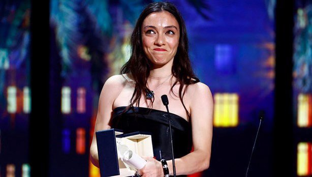 Ne güzel haber 👏🏻 Cannes Film Festivali'nde en iyi kadın oyuncu ödülünü alan Merve Dizdar’ı tebrik ediyorum.