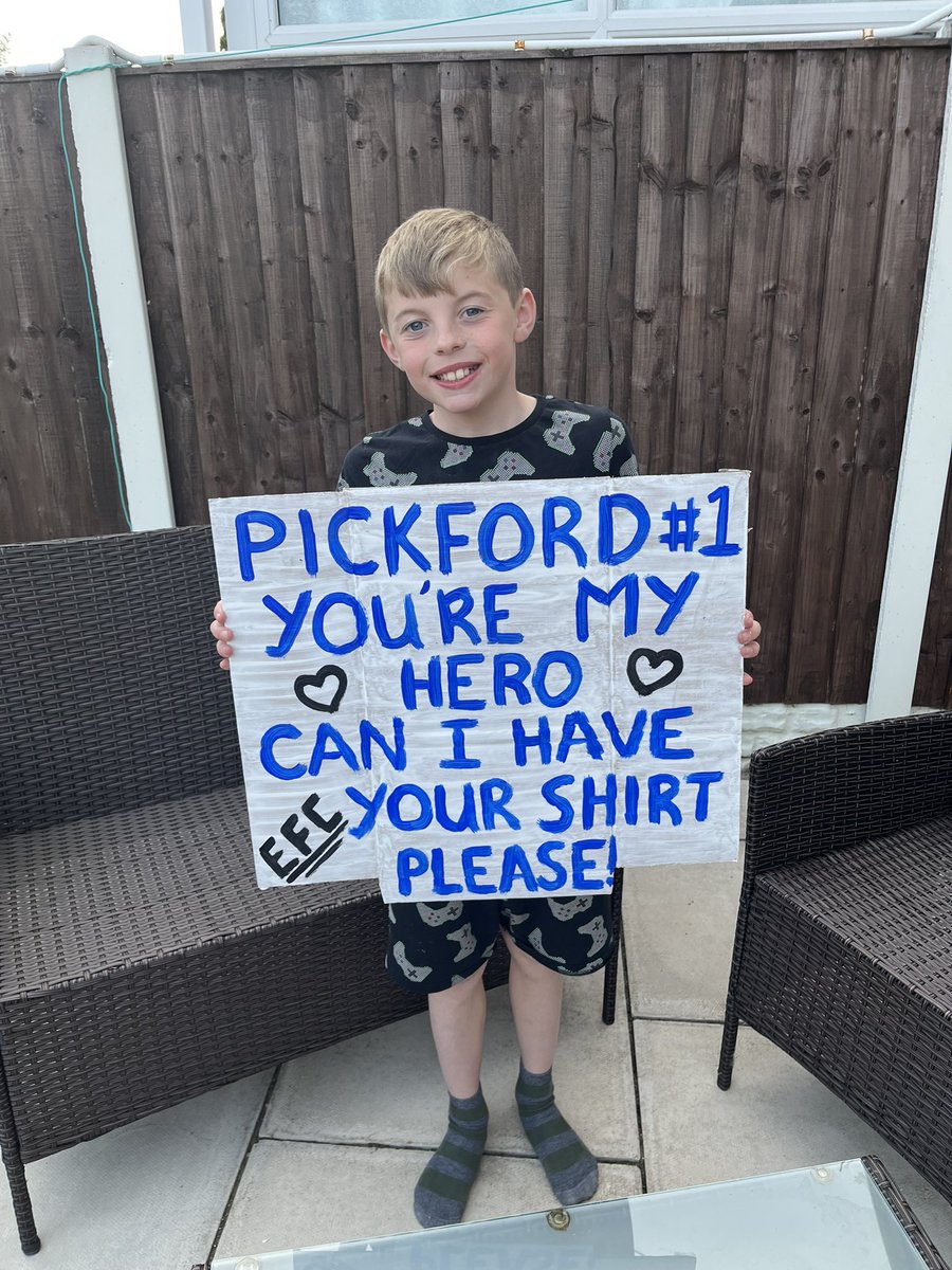 NatSmith1985's tweet photo. @JPickford1 can Harrison have your shirt tomorrow please!! We sit in the park end and will have his sign with him. You would make his day 💙 https://t.co/laUH6J1D1I