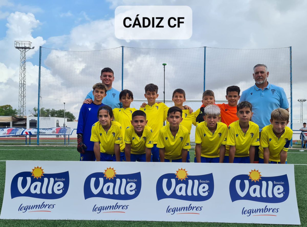 TorneoFBCFCM's tweet photo. 📷TORNEO-FASE FINAL

ℹ️FOTOS DE LOS EQUIPOS PARTICIPANTES DE LA FASE FINAL DEL IX TORNEO FÚTBOL BASE CIUDAD DE MORÓN 1/3

✔️ @cfciudaddemoron 
✔️ @cd_roque 
✔️ @Cadiz_CF 
✔️ @SevillaFC 

🥰¡GRACIAS! 

@AbelSegoviaVega
@cfciudaddemoron

#IXTorneoFBCiudadDeMorón https://t.co/CkrJQxtfVW
