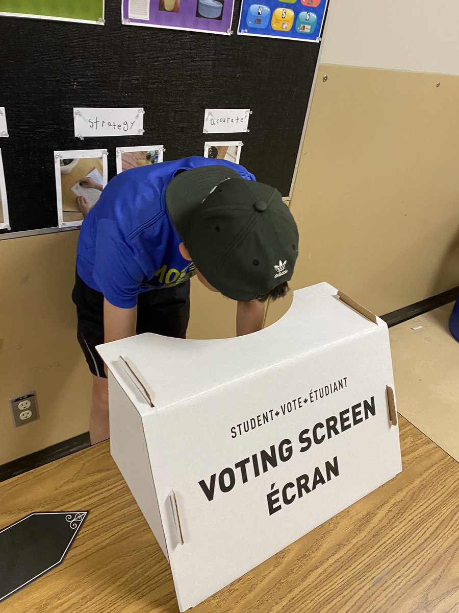 BPSHawks6's tweet photo. Students took on roles to create polling stations to allow our grade 6 peers to vote. Results will be shared on Monday- watch the news! Thank you Student Vote for sharing your materials and support! #BPSHawks6 #BPSHawksLearn #WeAreCBE #StudentVoteAB @CIVIX_Canada https://t.co/vzZd7IBxTX