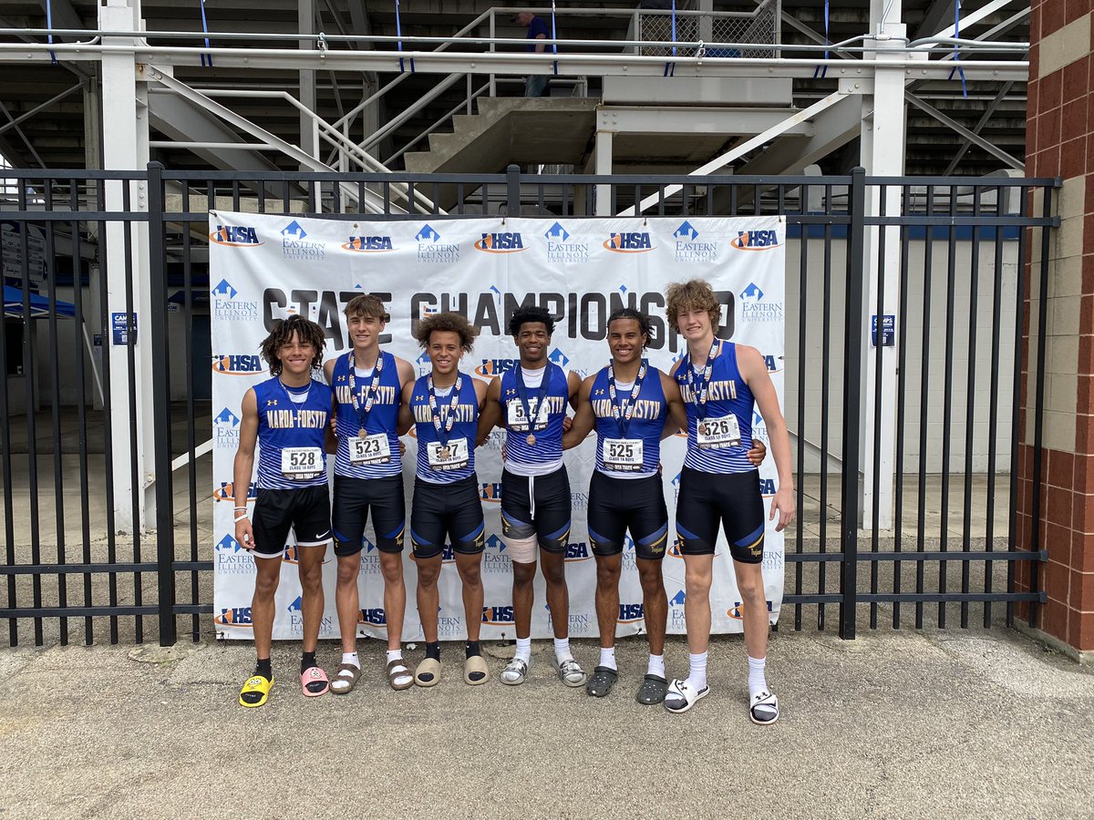 Josh Jostes (@joshjostes) on Twitter photo Everyone of these guys is back! Cya again blue oval! We will be ready to compete again! Great season fellas! <a href="/BradyLarson20/">Brady Larson</a> @KendrykLawhorn <a href="/BraxMitch1/">Braxton Mitchell</a> <a href="/FlaggBryant/">bryant</a> <a href="/ConnellDoolin/">Connell Doolin</a> Dre, π camp starts Tuesday! Everyone of these guys is back! Cya again blue oval! We will be ready to compete again! Great season fellas! <a href="/BradyLarson20/">Brady Larson</a> @KendrykLawhorn <a href="/BraxMitch1/">Braxton Mitchell</a> <a href="/FlaggBryant/">bryant</a> <a href="/ConnellDoolin/">Connell Doolin</a> Dre, π camp starts Tuesday!