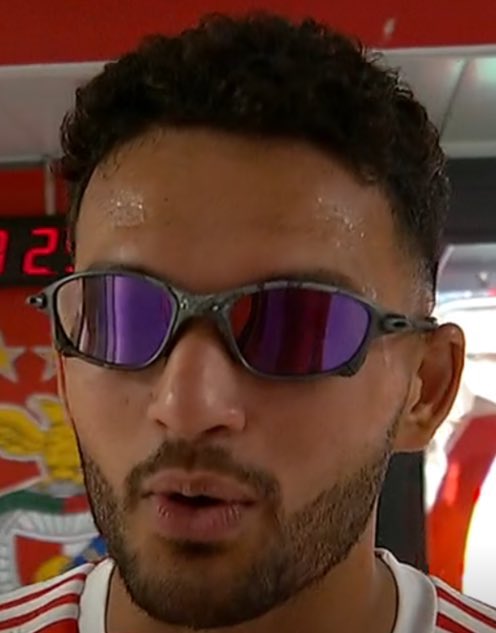 O mito cria //  O lixo copia