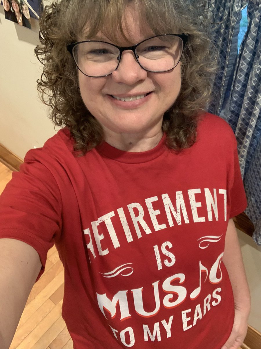 AngieRoark1's tweet photo. #Retirement starts today. Loved my time teaching! ❤️ Thanks for the awesome last day SC! #AllIn #PrideandExcellence https://t.co/bdyYRsUmbV