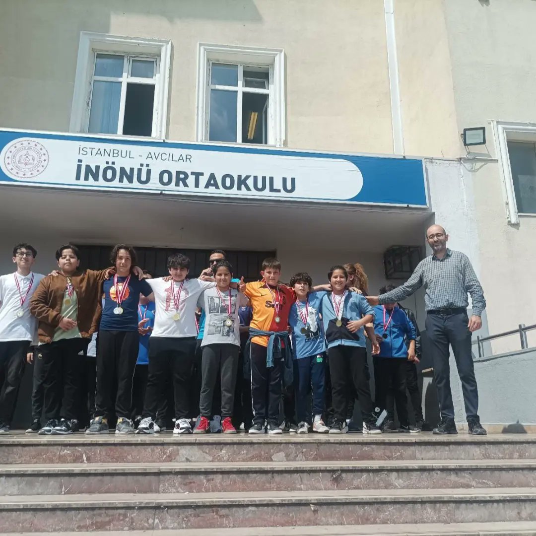 AvcInonu's tweet photo. Okulumuzda düzenlediğimiz Bahar turnuvasında dereceye giren sınıflarımız madalyalarını aldı. https://t.co/R2UZ3Fun8l
