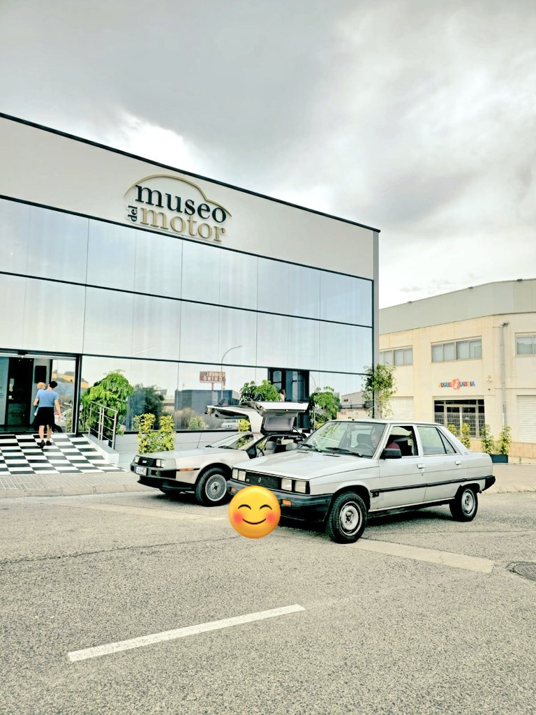 Hoy gracias a <a href="/museodelmotor/">Museo del Motor</a> se ha hecho realidad un sueño, poder juntar a mí Renault 9 con su hermano del futuro el Delorean. 

Muchas gracias 😃

#JdeJorge
#MuseoDelMotor
<a href="/AytoFinestrat/">Ayto Finestrat</a> 
<a href="/visitbenidorm/">Turismo de Benidorm</a>