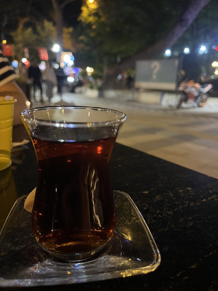 Ne isteyeyim!
Bir çay 
Birde canı gönülden dostlar 
Huzur zaten kendisi gelir.
<a href="/FURKANOZ571/">FURKAN</a>  @ekremkurt_3413