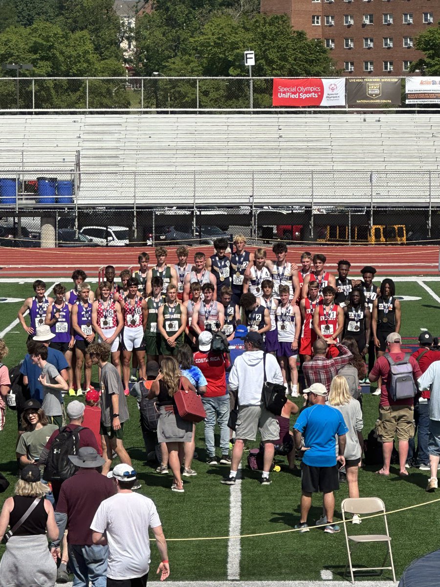 SRAHSATHLETICS's tweet photo. And our 4 x 400 Relay takes second!  3.24.72 and a new school record!!! Tyler Arblaster, Levi Prementine, Sam Schwartz and Eli Anderson!!! These kids are on 🔥🔥🔥 https://t.co/PE7WSJ75VV