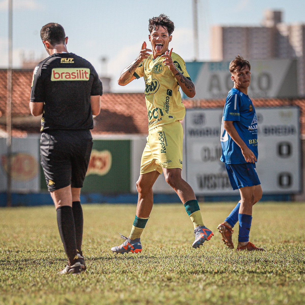 mirassolfc's tweet image. #CriasDoLeão na liderança!

O Sub-20 do Mirassol goleou o Olímpia por 6 a 1 neste sábado, com gols marcados por Miguel (3), Lucas Daniel, João Marcelo e Paschoaloto! Com a sexta vitória em sete jogos no Paulista Sub-20, as #Crias retornam à liderança do grupo 1

📸: Pedro Zacchi