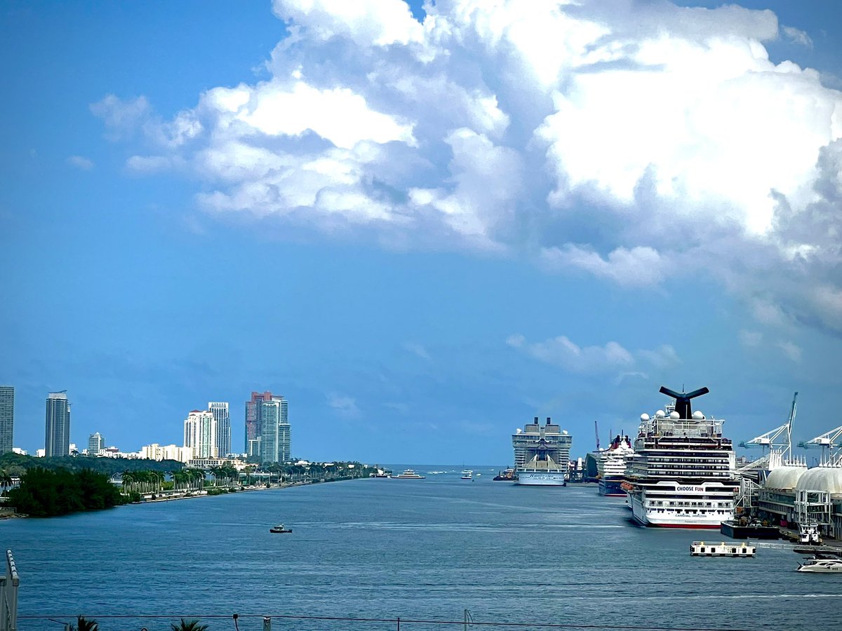 Port of Miami 

#portofmiami #Miami #cruiseship