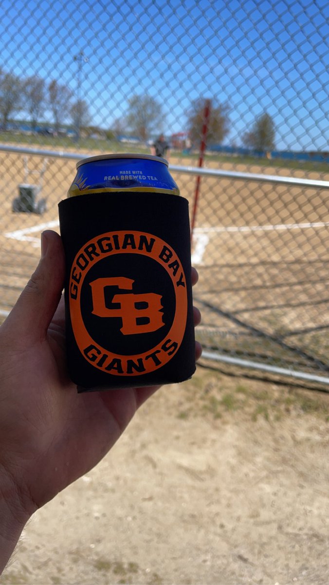 GBayGiants's tweet photo. #ISCWiarton2023 

Beauty day for fastball in Wiarton, Ontario. Free Giants Koozie with every purchase! Beer Garden will be rockin’ tonight, live band from 9PM-12:30AM 

Remaining Saturday Schedule:

4-Batmen 🦇 vs. Pirates 🏴‍☠️
6-Giants 🦶vs. Waterdown 🔨
8-Nats 🍁 vs. Pirates 🏴‍☠️ https://t.co/QSA4Ak9umu