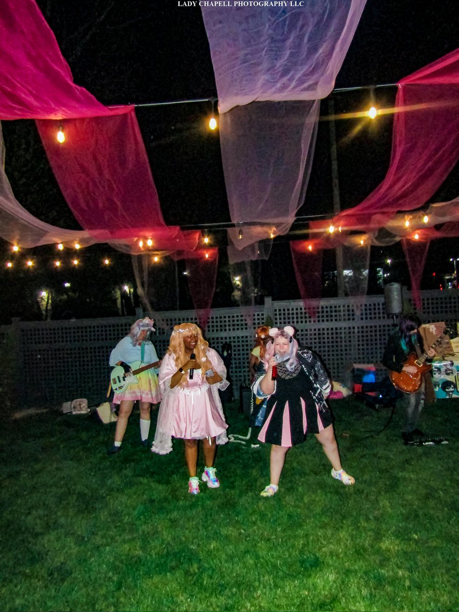 HamakoPro's tweet photo. Reminder that #kaigaiidols come on all shapes, colors, sizes and types!
We are an alt idol cover group that has been performing for over 5 years now. 
All #overseasidols are valid and loved! https://t.co/6lMd8wDpt5