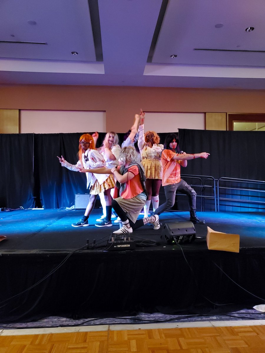 HamakoPro's tweet photo. Reminder that #kaigaiidols come on all shapes, colors, sizes and types!
We are an alt idol cover group that has been performing for over 5 years now. 
All #overseasidols are valid and loved! https://t.co/6lMd8wDpt5