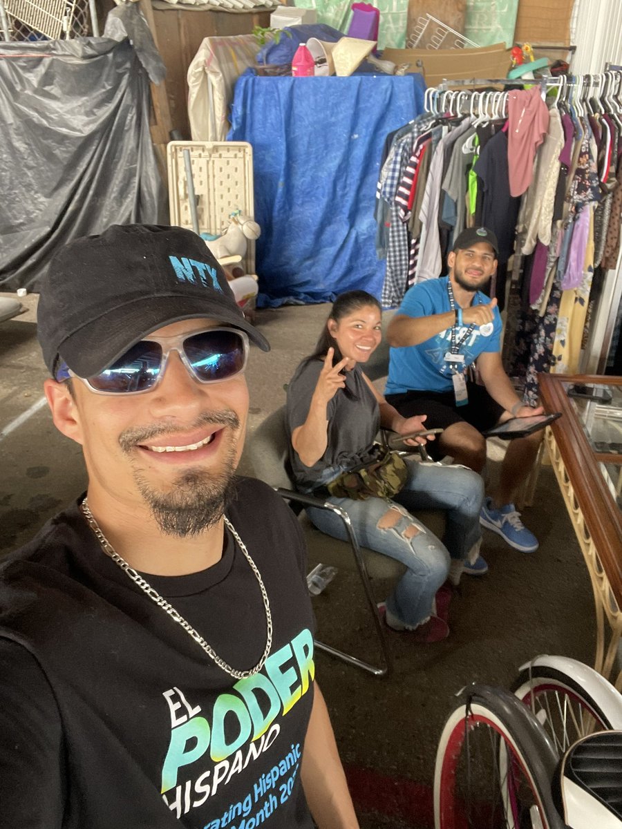 Keeping the Lake Worth tradition going at our local Henderson Flea Market in downtown Fort Worth! Spreading the word and making sure no one in our community misses out on our limited time Fiber offers!! #2MonthsOnUs #att #ntx @CliffMannon @dbustamante1210 @NTX_AprilR
