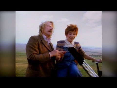 This cloudbusting song was performed by this well known singer?