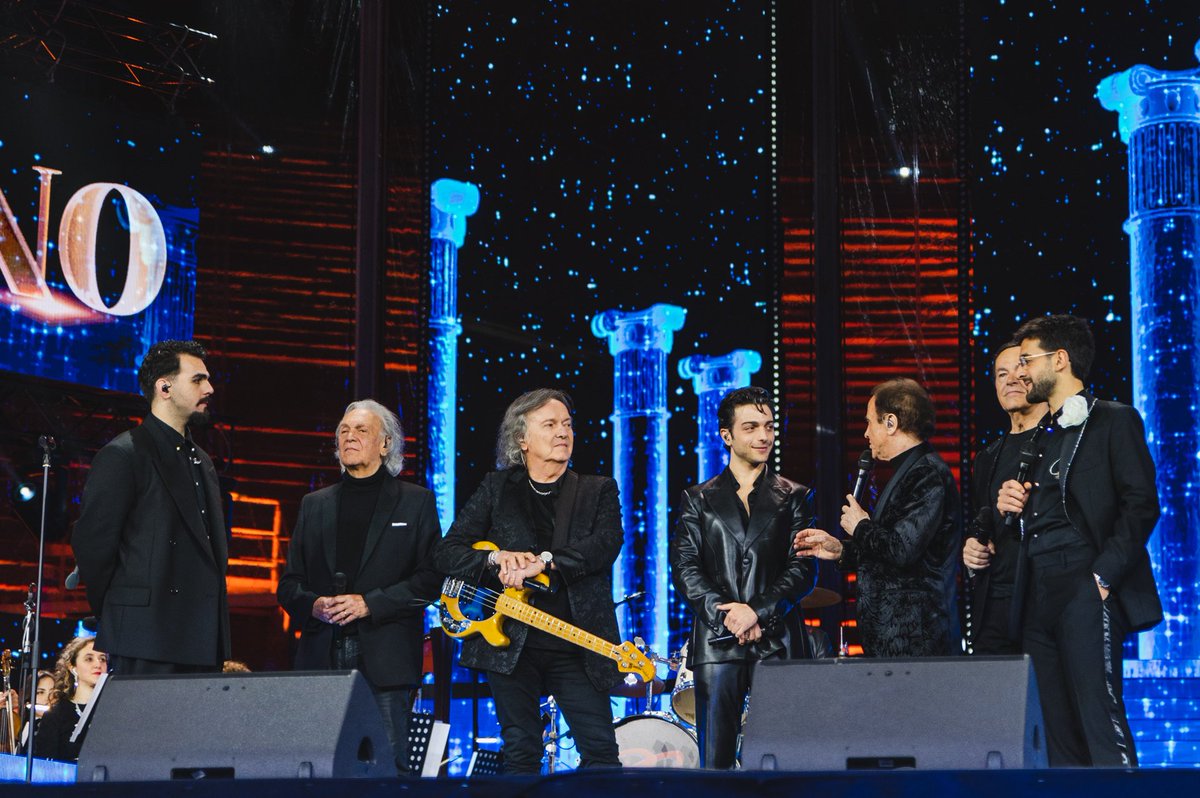 dodibatt's tweet photo. Bellissima serata insieme ai nostri amici de @ilvolo. Li ringraziamo e speriamo di ritrovarci preso sopra qualche palco insieme.
Noi invece ci vediamo a VERONA nell’unica data rimasta disponibile: quella del 1º Ottobre.
Prevendita https://t.co/Ouw6TDmhDS

#Pooh #amiciXsempre https://t.co/t6cHUgTVyM
