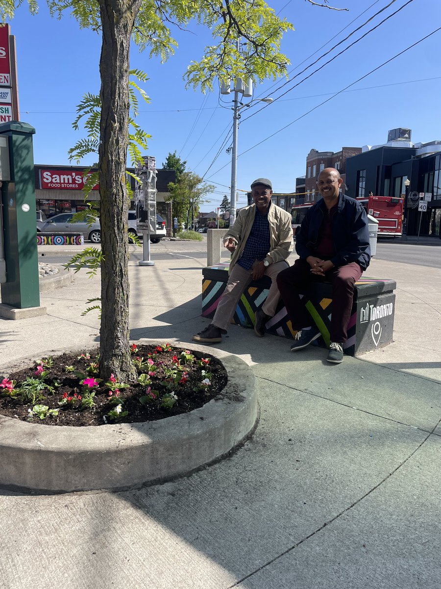 Shoutout to Melake of Tana Printing for being an amazing guy and #OakwoodVillage community member. 6 days a week he waters and tends to the flowers at the Oakwood/Vaughan intersection ❤️🌼🌸🌷🌹💐