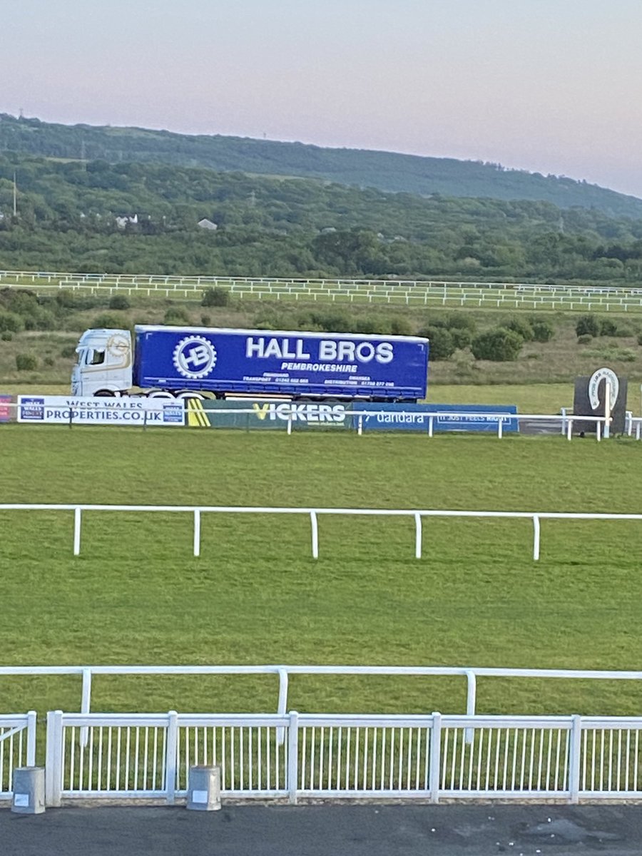 #Hall Brothers Transport #Euro Commercials #New Actros -huge thanks to Hall Brothers for their hospitality today - Nice to see the Actros at the winning post 👍🤓🙏