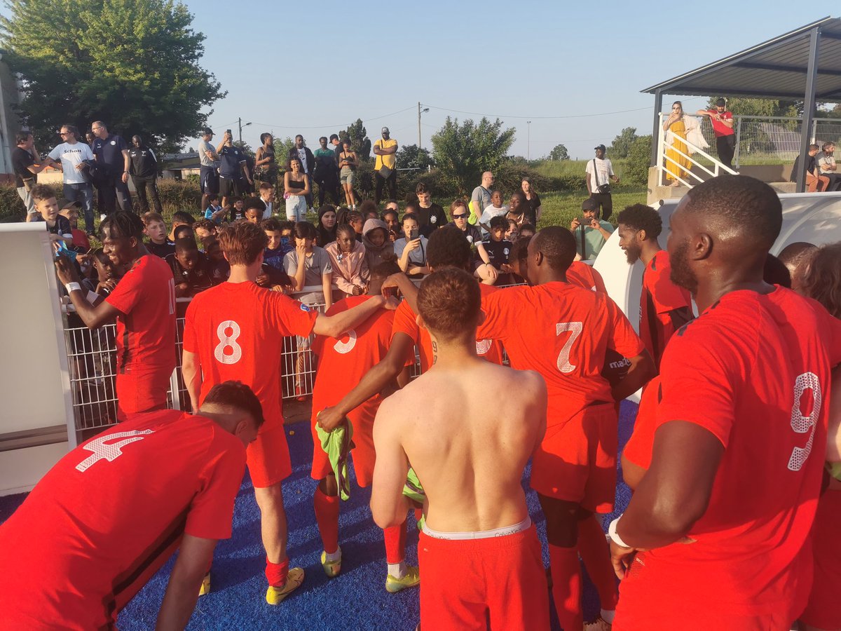 CS Brétigny Football tweet media