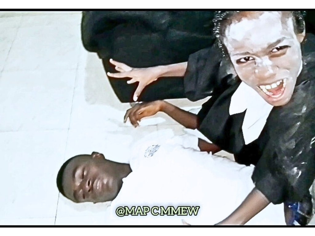MAP_C_MMEW's tweet photo. Ghost on Black is dropping tomorrow at 4:00 AM GMT+1
You will Laugh ehhh😁😁
#Video 
#Twitter https://t.co/mRbKH0GNLb