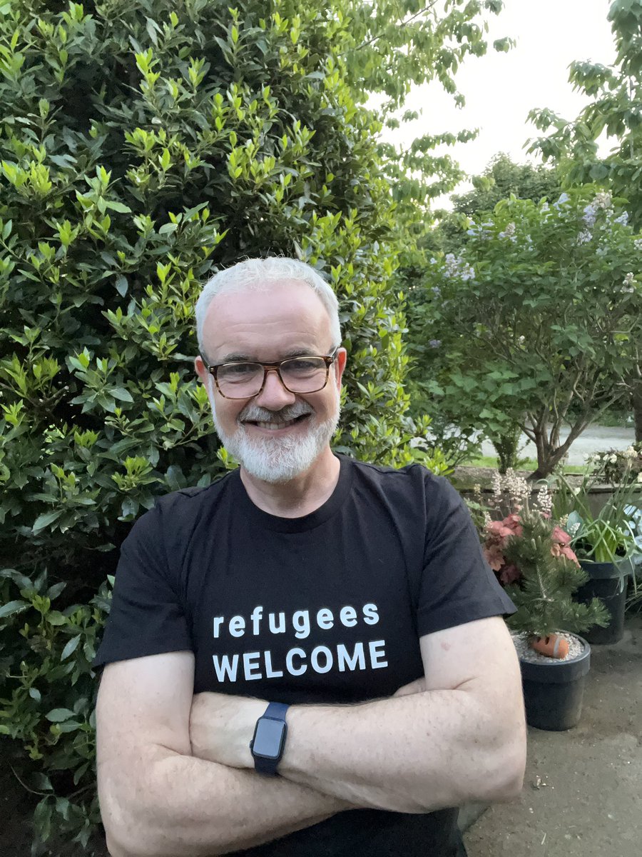 I love a T-shirt with a message, and they don’t get much better than this! 

Thank you @WeMakeGoodIre 

We are always better together, and as we know, many tens of thousands of people in communities all across Ireland are doing amazing work to #WelcomeRefugees #wearyourvalues