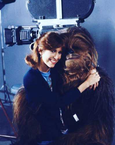 RT @NotablePhotos: Carrie Fisher and British actor Peter Mayhew as Chewbacca. https://t.co/YqcacGedEs