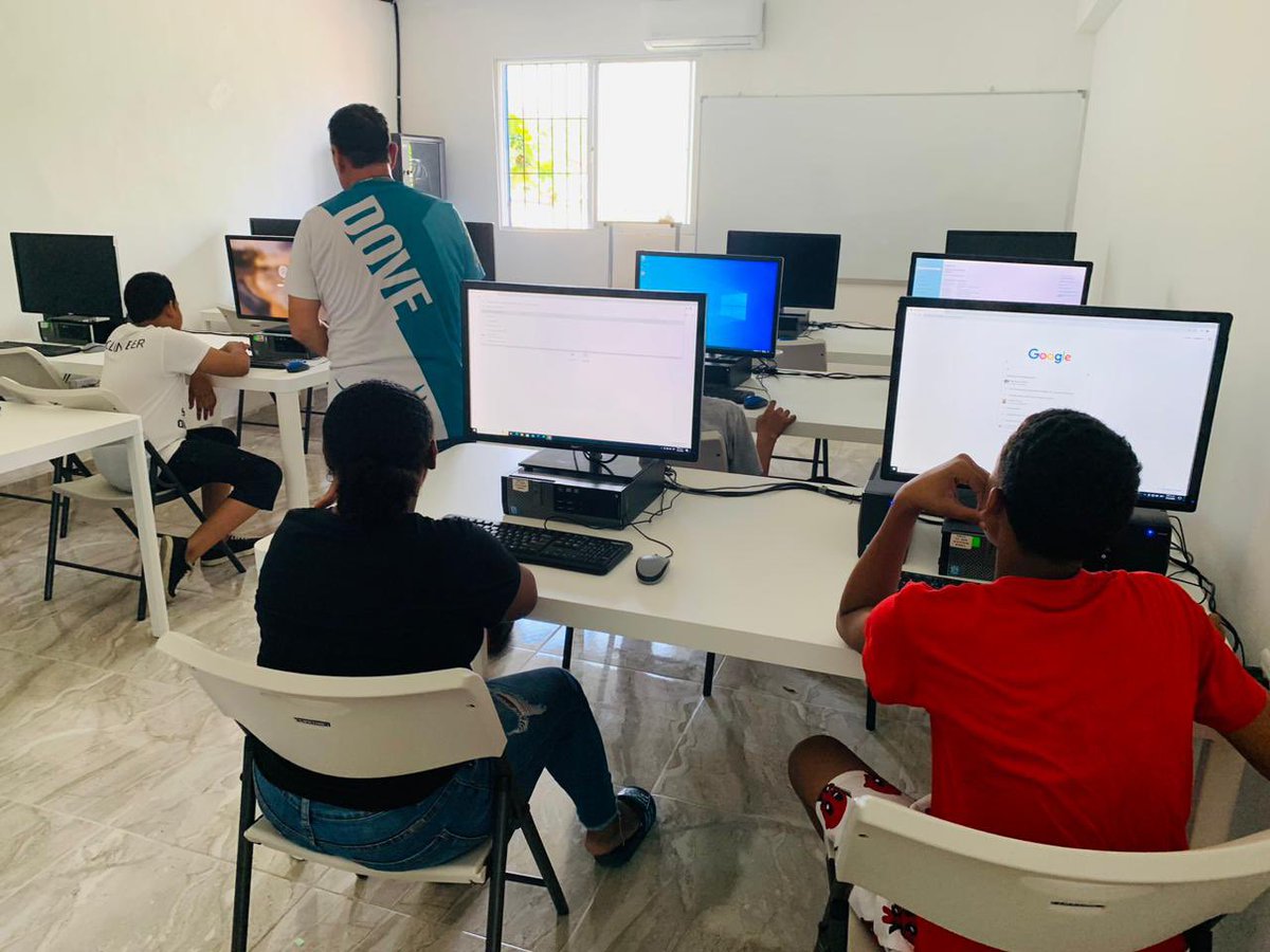 DoveMissionsOrg's tweet image. Saturday marks the beginning of Dove’s computer training 🖥️⌨️ The kids are super excited & we are sure that Maestro Regis will do a fantastico job!! 🤍🕊️ #dovelove #dydc #computerlearning #doveyouthdevelopment