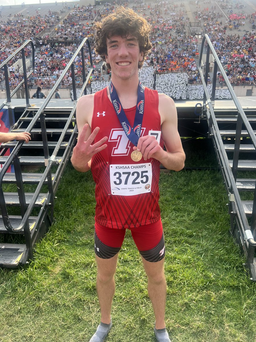 With his 1:53.95 in the 800 meter to take gold, Eli Gilmore becomes the first boy in Kansas High School history to sweep the the 400, 800, 1600, and 3200 meter races. Incredible weekend for the future Pitt State Gorilla. 
#trackinkansas