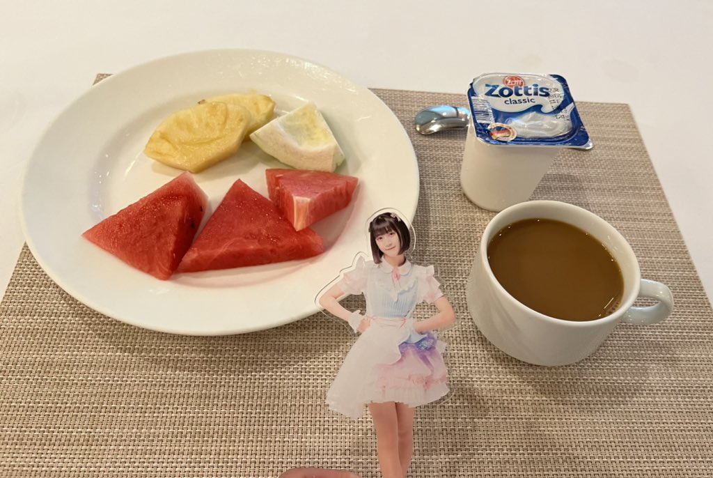 今日の朝食はパン🍞で。