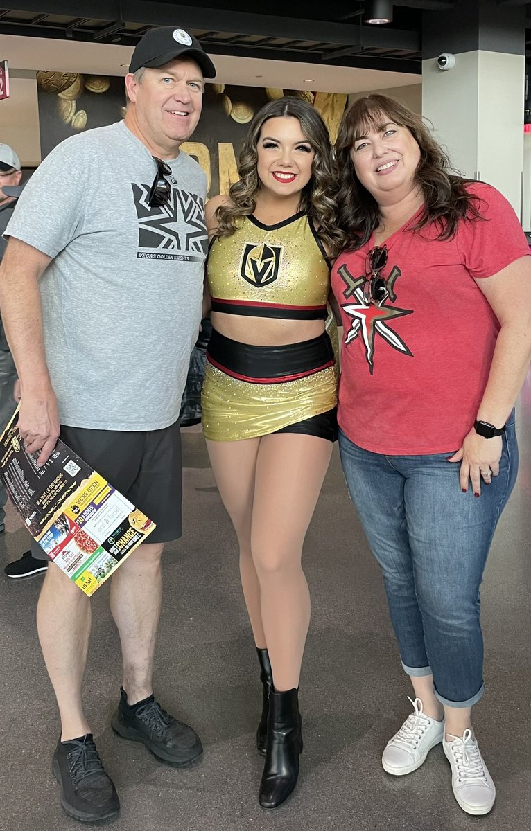 ljdsim's tweet photo. Ready to #UKNIGHTTHEREALM with our favorite Vegas Viva! #VegasBorn https://t.co/ptPUOOZ3Gf