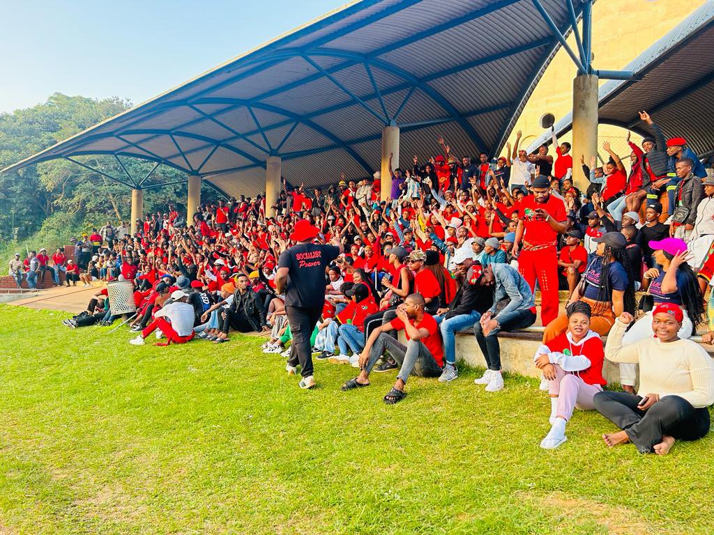EFFYouthCommand's tweet photo. ♦️In Pictures♦️

EFFSC President, Commissar @SihleLonzi, together with the Newly-Elected Branch Students’ Command Team (BSCT) of the Mangosuthu University of Technology (MUT) in Umlazi, KZN.

A very vibrant and successful festival of ideas! 

#RegisterToVoteEFF
#VotaMntuOmtsha https://t.co/bPCM7RaYUT